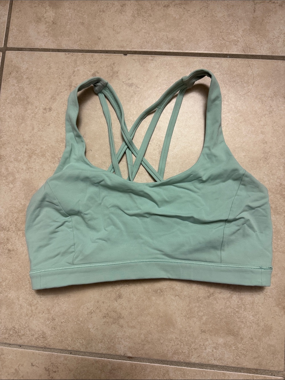 Lululemon Free to be Serene sports bra C/D size 8 green